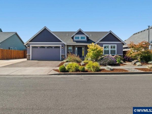 910 Grant St, Mt Angel, OR 97362