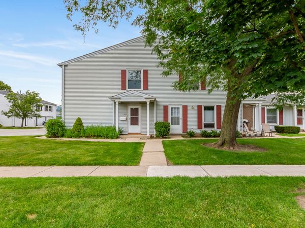 883 Wellington Avenue , Unit 61, Elk Grove Village, IL 60007