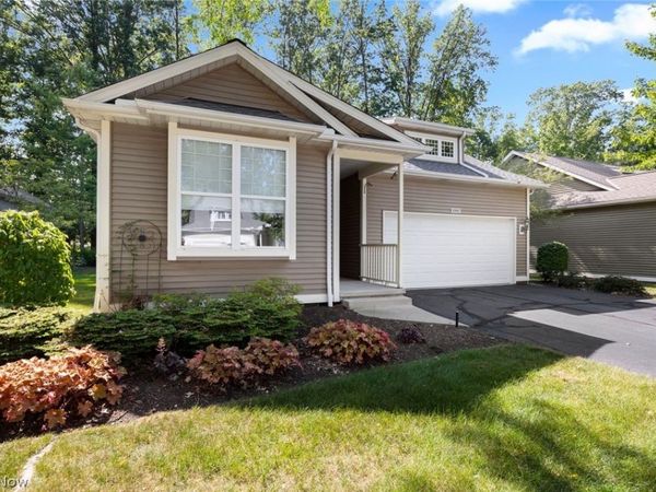 1990 Buckingham Drive, Avon, OH 44011