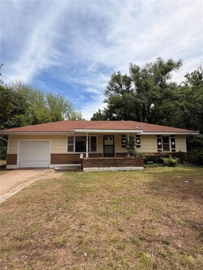 3104 N Holman Court, Midwest City, OK 73110 Main Photo
