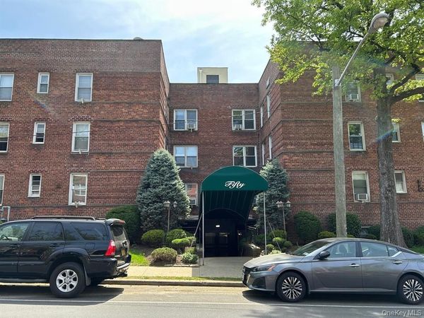 50 S Middle Neck Road, Unit 1C, Great Neck, NY 11021