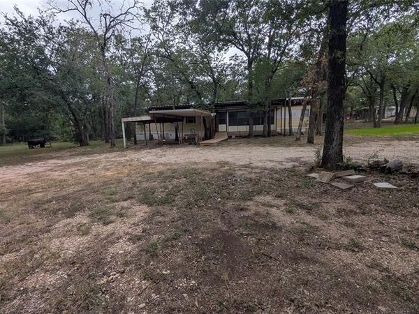 325 Oakgrove Circle, Elm Mott, TX 76640