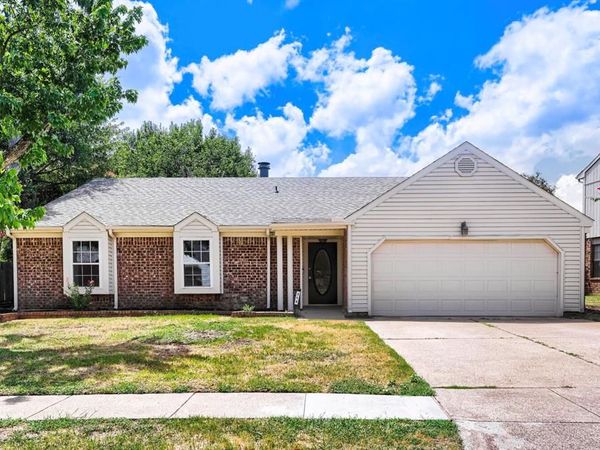 314 Sandlewood Lane , Euless, TX 76039