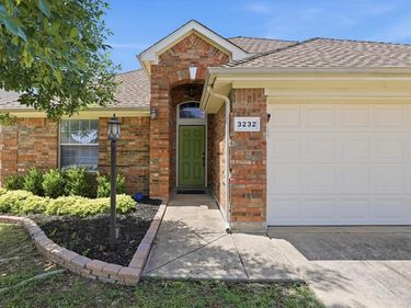 3232 Chesington Drive, Fort Worth, TX 76137