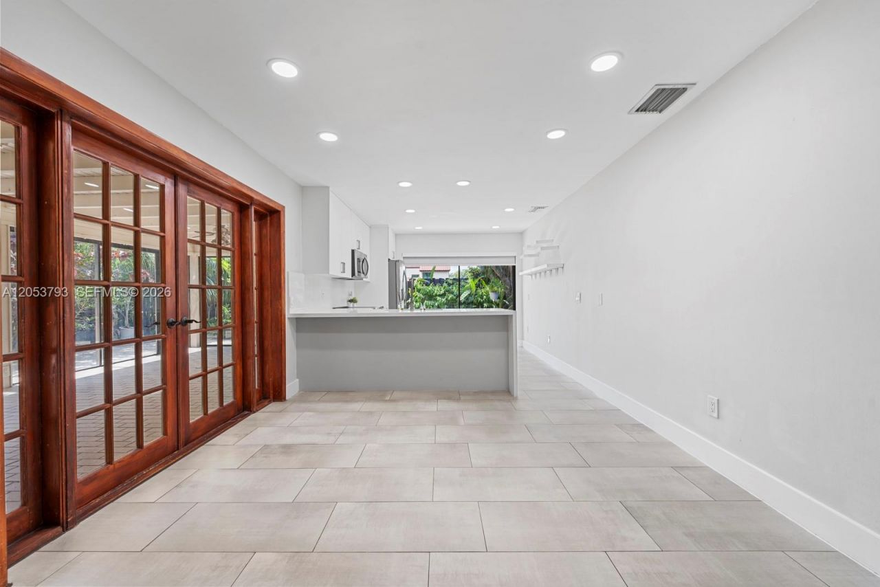 10932 SW 135th Ct Cir , Miami, FL 33186 Photo