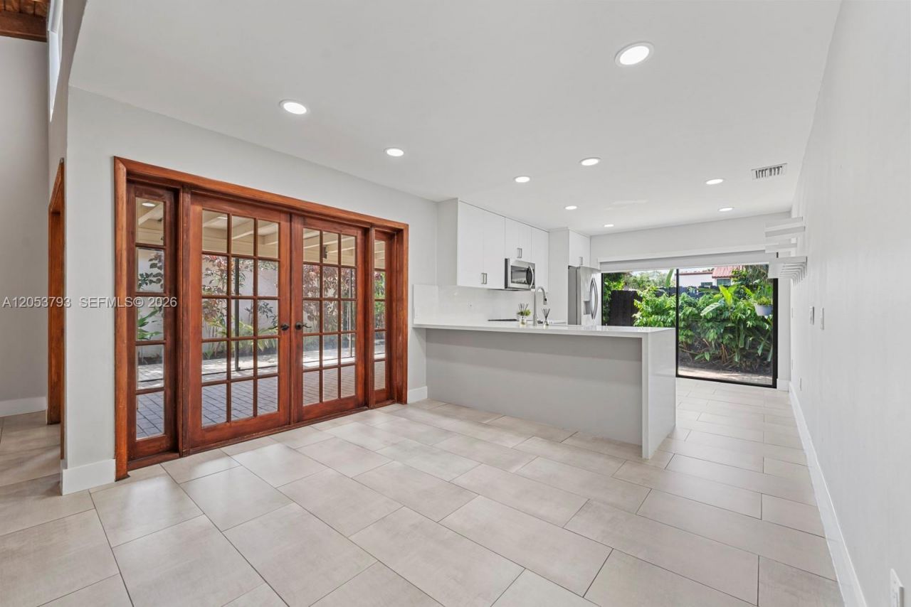 10932 SW 135th Ct Cir , Miami, FL 33186 Photo
