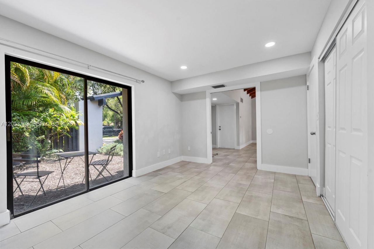 10932 SW 135th Ct Cir , Miami, FL 33186 Photo