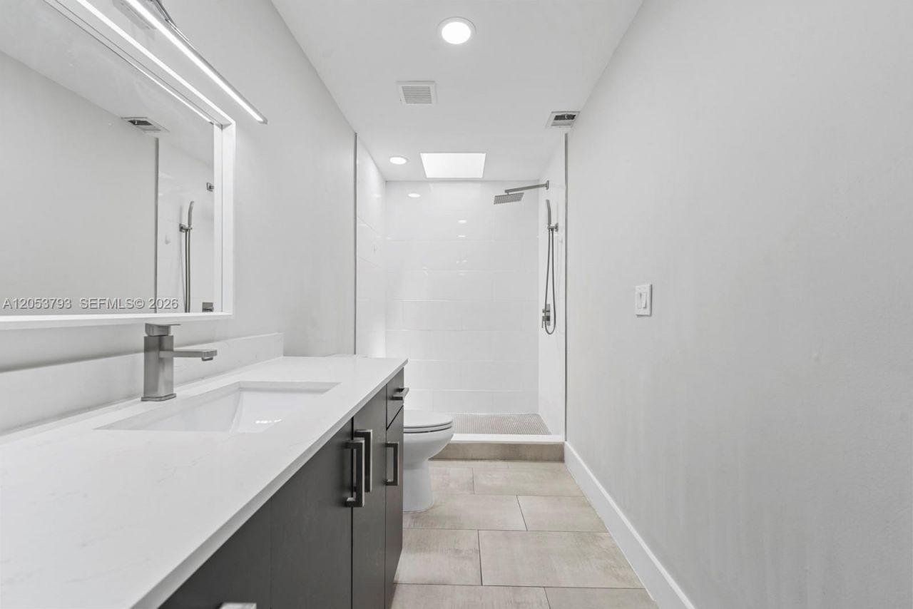 10932 SW 135th Ct Cir , Miami, FL 33186 Photo
