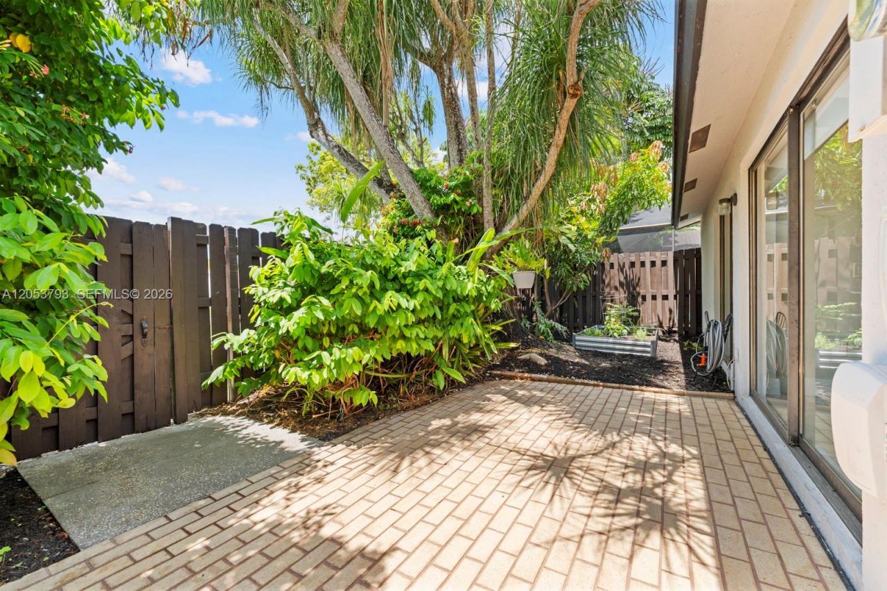 10932 SW 135th Ct Cir , Miami, FL 33186 Photo