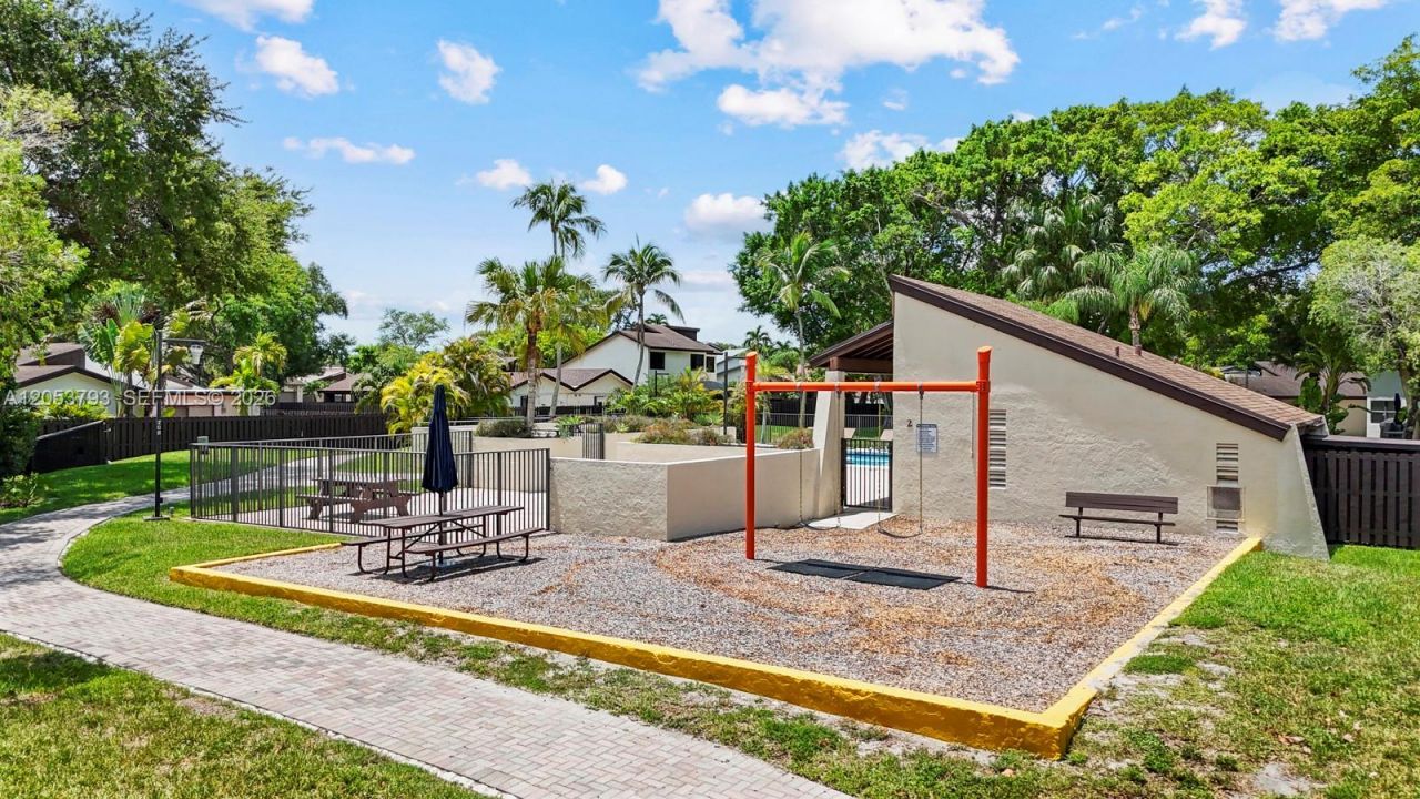 10932 SW 135th Ct Cir , Miami, FL 33186 Photo