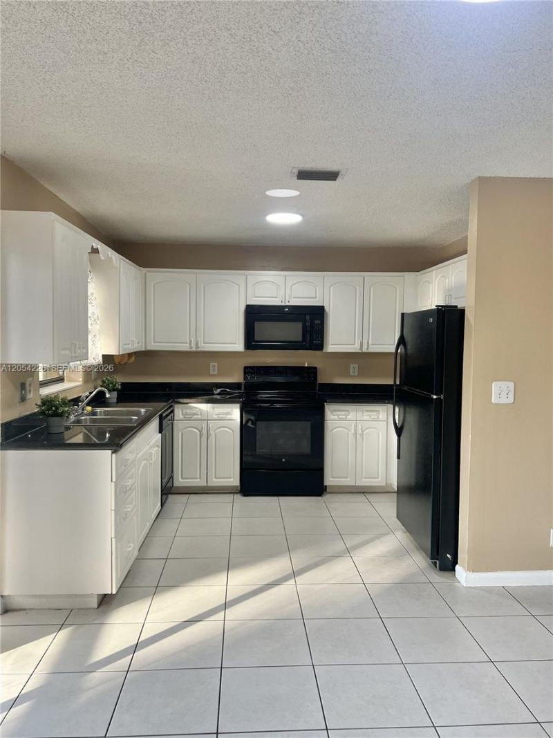 4613 NW 91st Ave, Sunrise, FL 33351 Photo