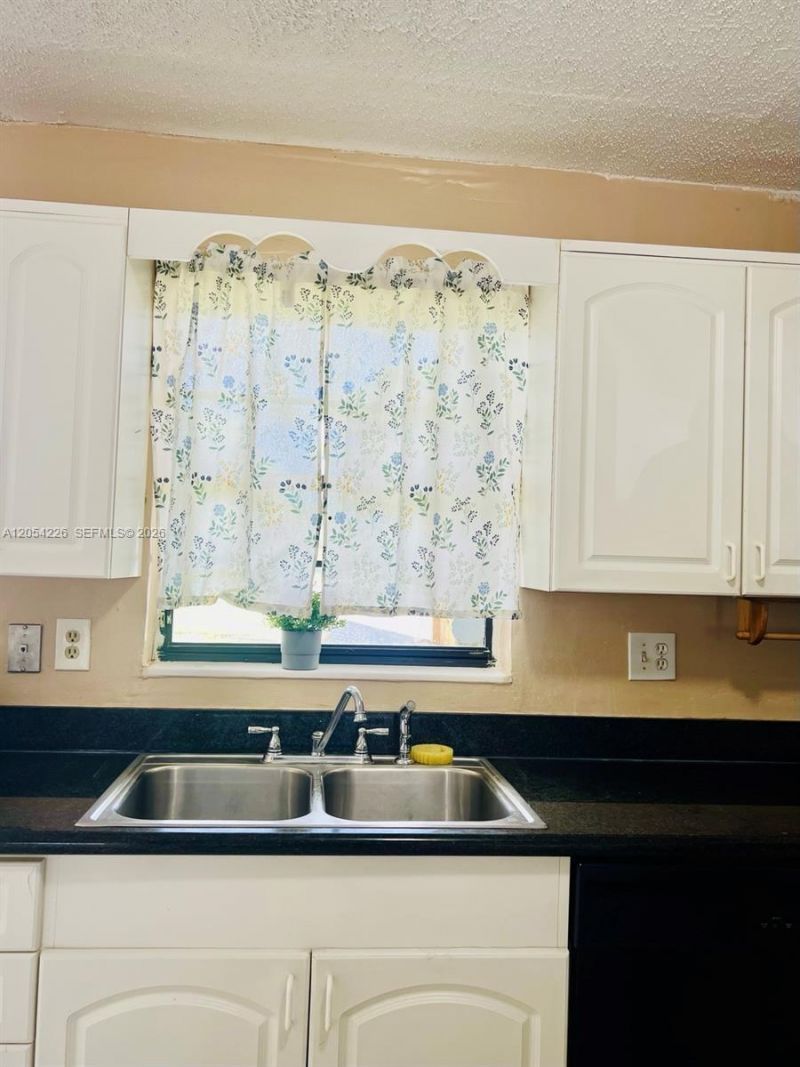 4613 NW 91st Ave , Sunrise, FL 33351 Photo
