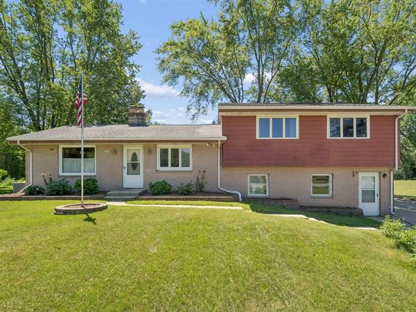 2241 WALLACE LAKE ROAD, West Bend, WI 53090