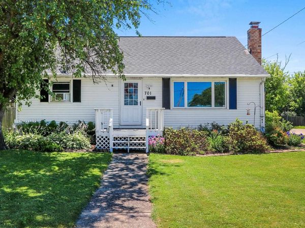 701 E 10TH STREET, Kaukauna, WI 54130