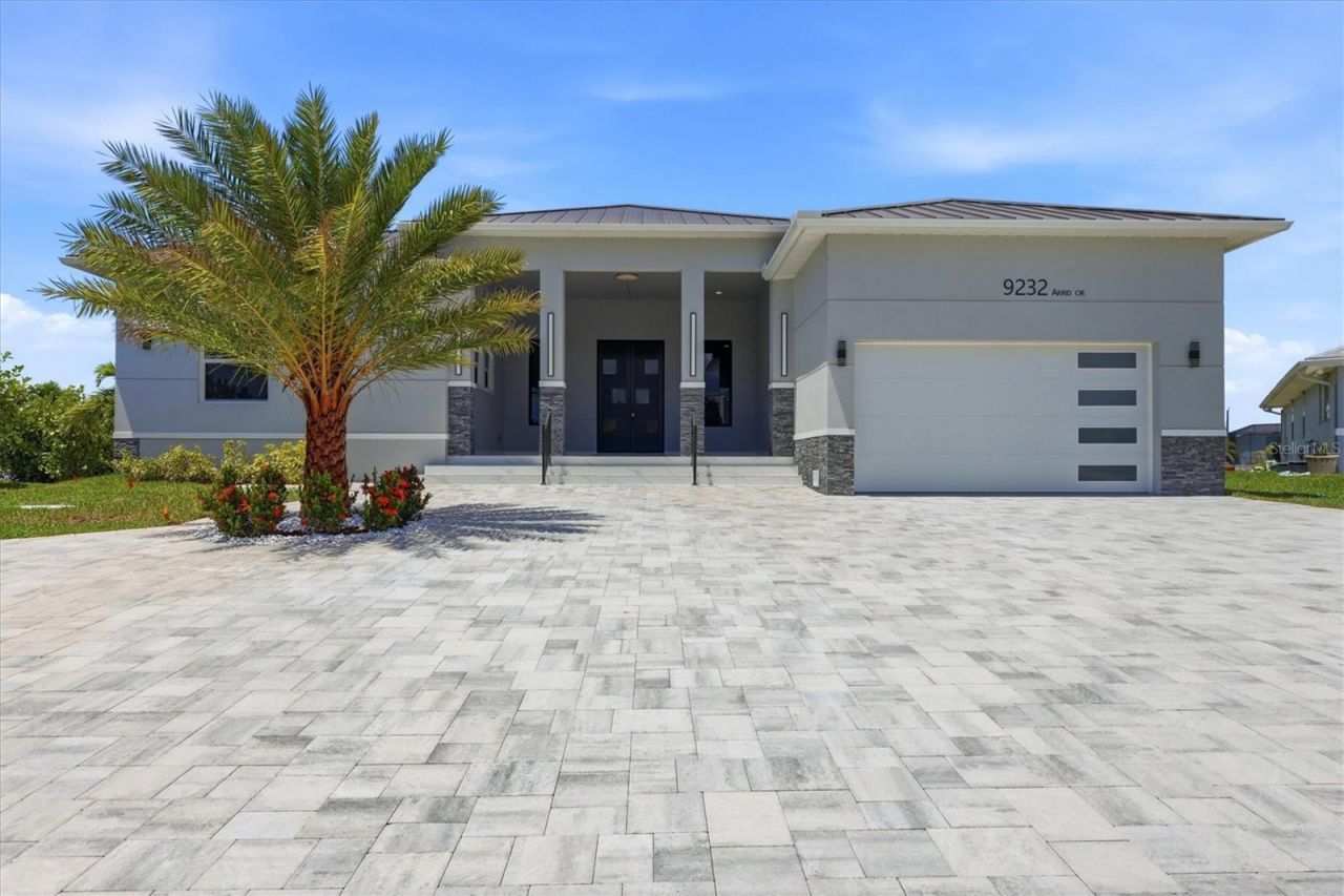 9232 Arrid Circle, Port Charlotte, FL 33981 Photo