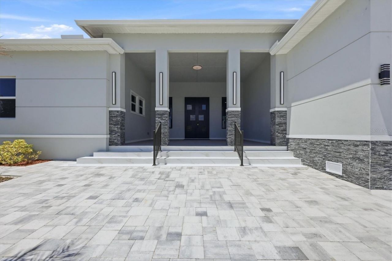 9232 Arrid Circle, Port Charlotte, FL 33981 Photo