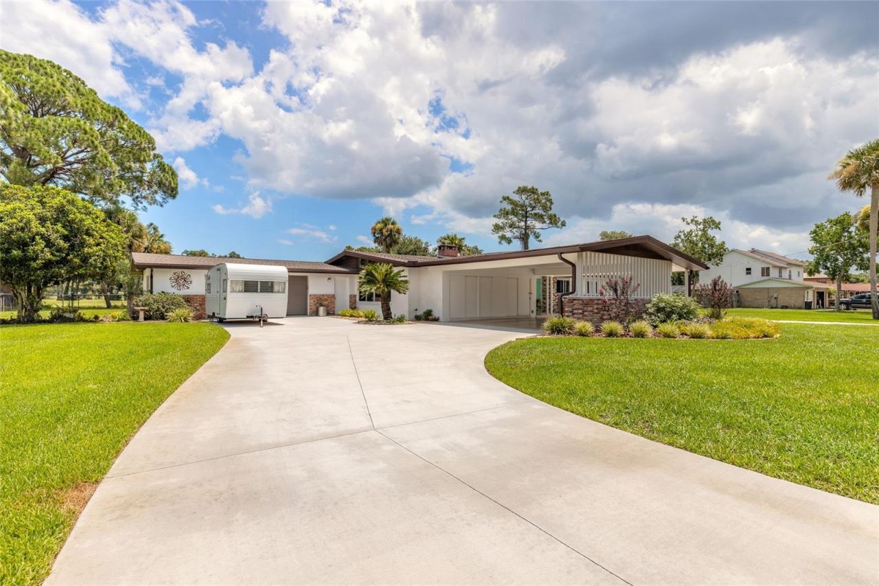801 Fairway Drive, New Smyrna Beach, FL 32168 Photo