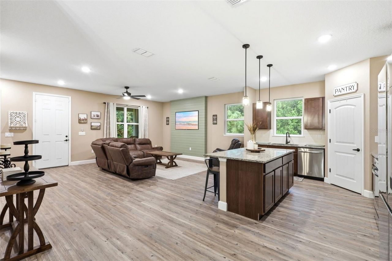 425 Spring Garden Avenue, De Leon Springs, FL 32130 Photo