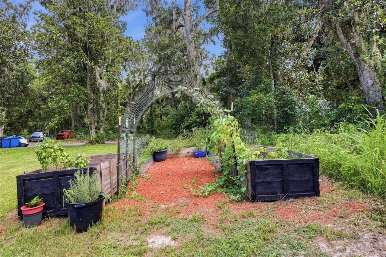 425 Spring Garden Avenue, De Leon Springs, FL 32130 Photo