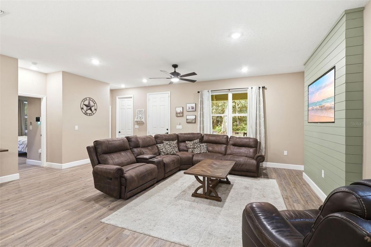 425 Spring Garden Avenue, De Leon Springs, FL 32130 Photo