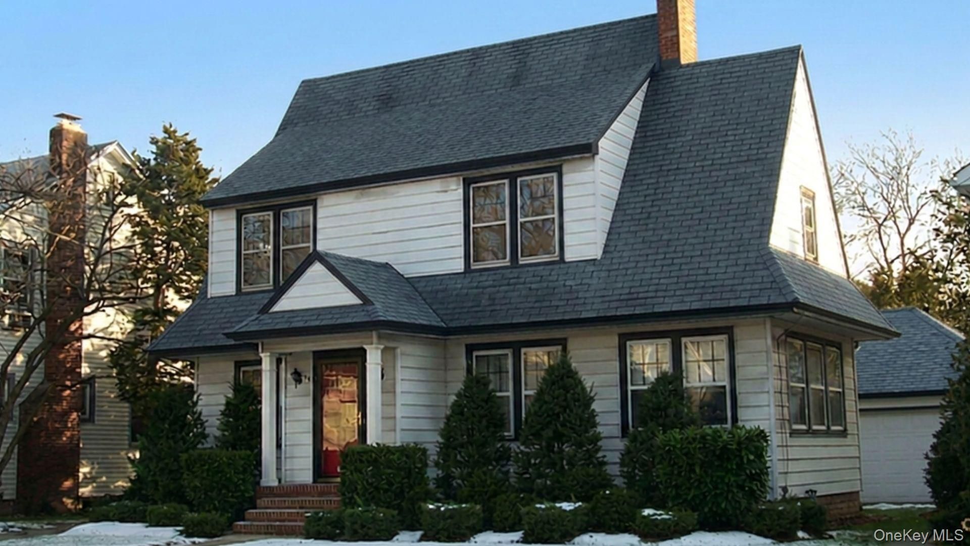 44 Muirfield Road, Rockville Centre, NY 11570 Main Photo