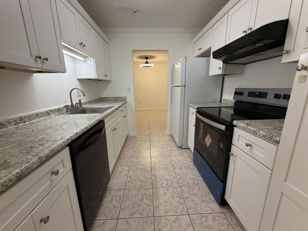 14 Strawberry Bank Road, Unit 16, Nashua, NH 03062
