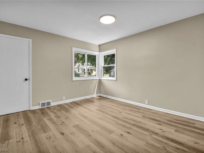 420 W Willowview Drive, Akron, OH 44319 Photo 15