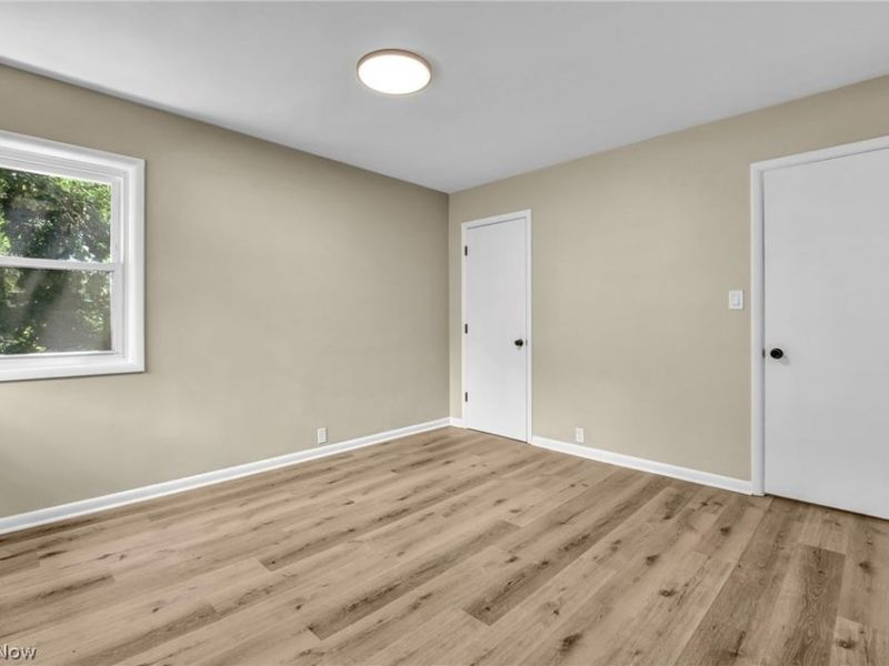 420 W Willowview Drive, Akron, OH 44319 Photo 17