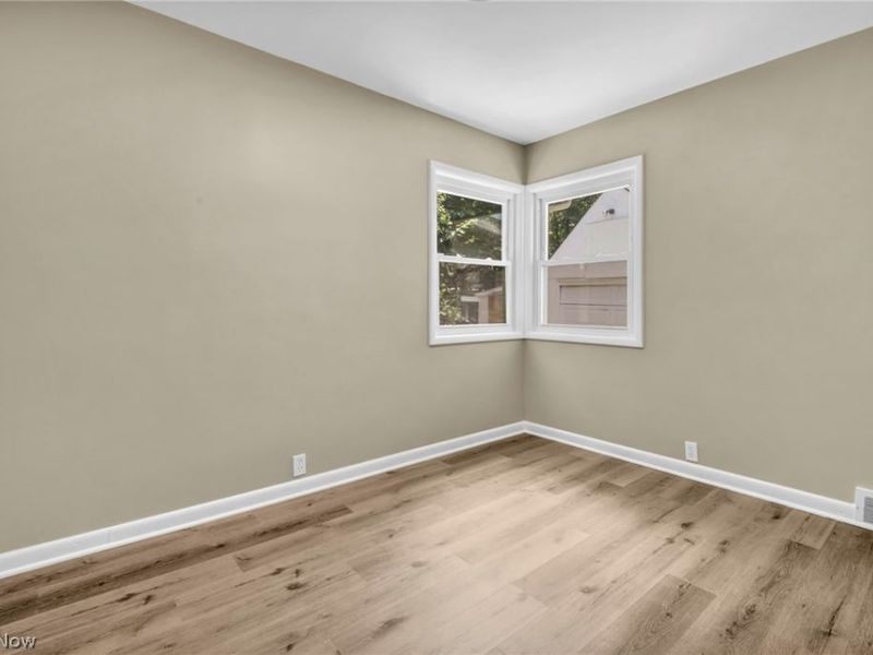 420 W Willowview Drive, Akron, OH 44319 Photo 19