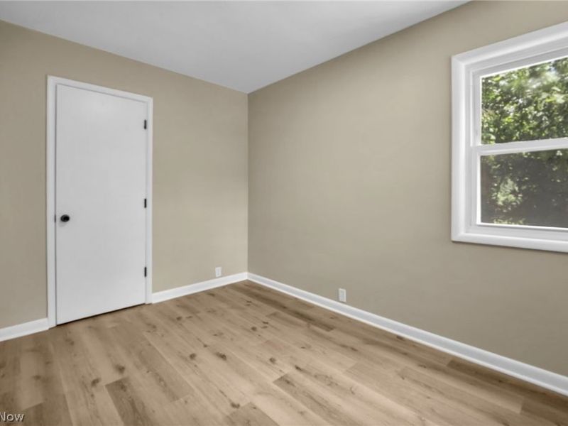 420 W Willowview Drive, Akron, OH 44319 Photo 20
