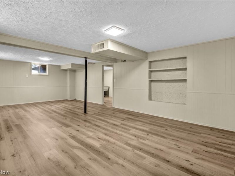 420 W Willowview Drive, Akron, OH 44319 Photo 33