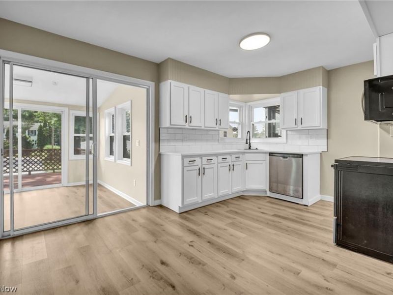 420 W Willowview Drive, Akron, OH 44319 Photo 9