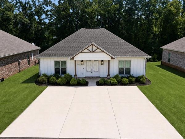 1023 Ida Grace Trail, New Albany, MS 38652