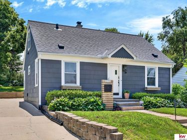 6015 Pine Street, Omaha, NE 68106