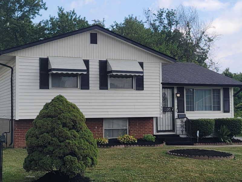 1392 E Mithoff Street , Columbus, OH 43206 Photo 2