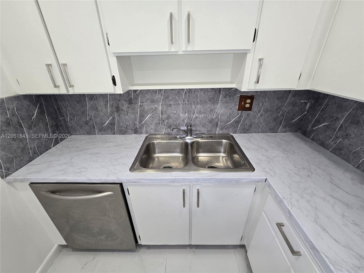 10375 N Kendall Dr, Unit J7, Miami, FL 33176 Photo