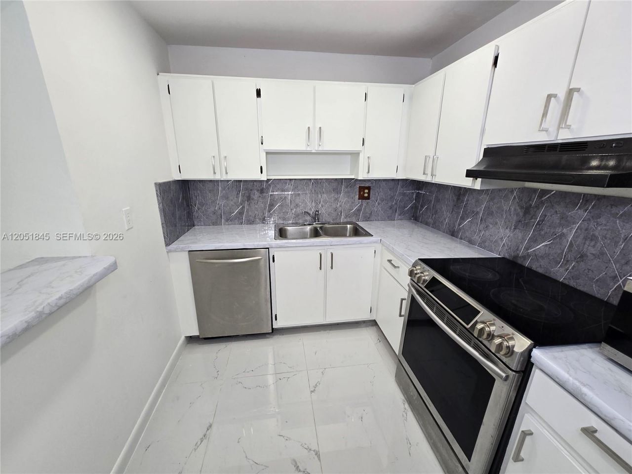 10375 N Kendall Dr, Unit J7, Miami, FL 33176 Photo