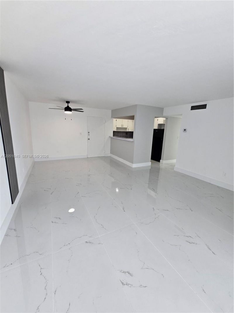 10375 N Kendall Dr, Unit J7, Miami, FL 33176 Photo