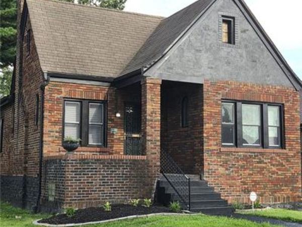 8578 Drury Lane, St Louis, MO 63147