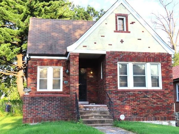 8578 Drury Lane, St Louis, MO 63147