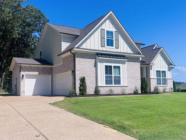 7044 WALKER FARMS DR, Bartlett, TN 38002