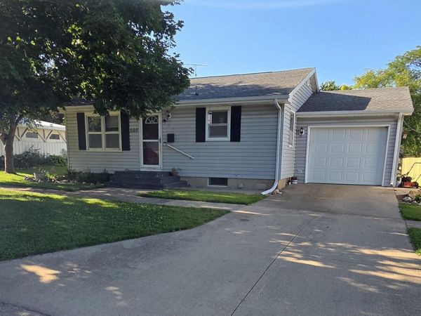 507 3rd Avenue, Ackley, IA 50601