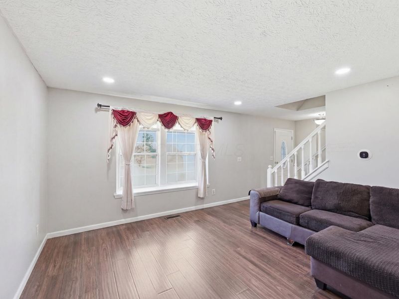 5275 Windflower Court , Hilliard, OH 43026 Photo 10