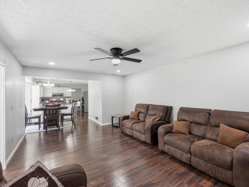 5275 Windflower Court , Hilliard, OH 43026 Photo 7