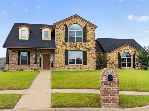 1626 Hawthorne Street, Cleburne, TX 76033