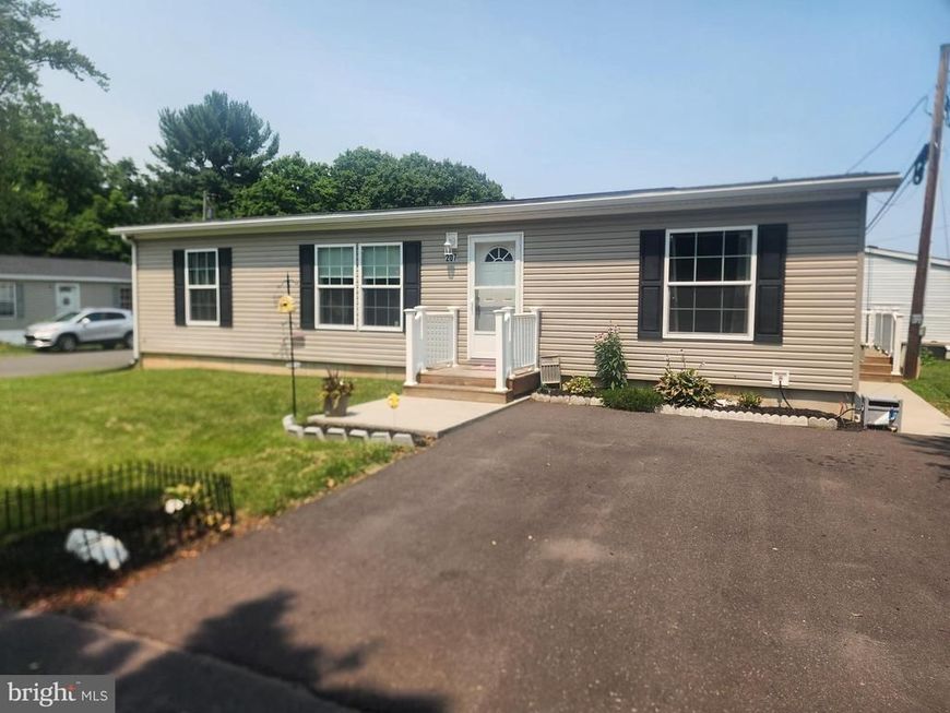 165 W Ridge Pike, Unit 207, Royersford, PA 19468 Main Photo