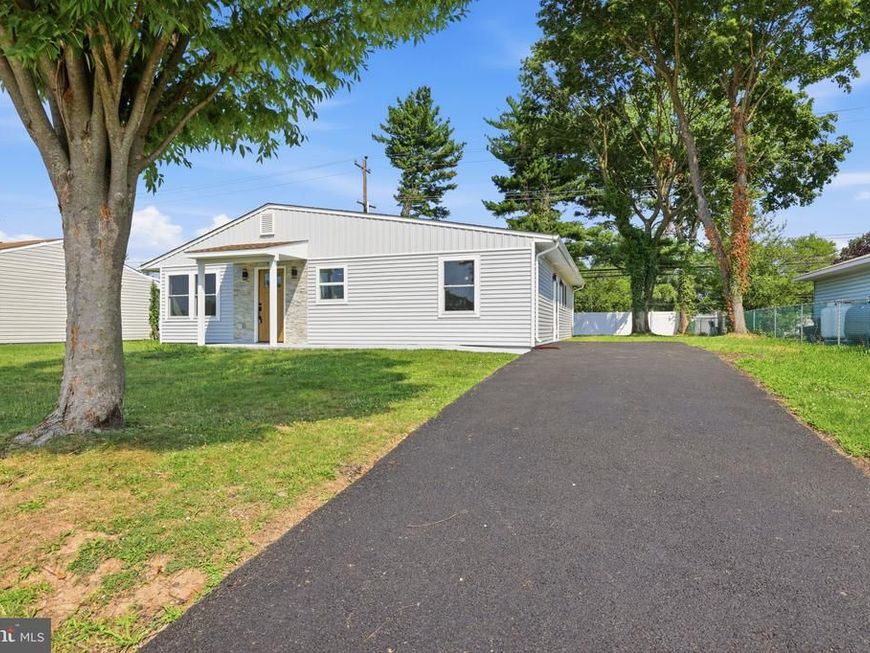 177 Pinewood Drive, Levittown, PA 19054 Main Photo