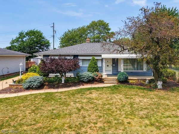 759 E Meadowlawn Boulevard, Seven Hills, OH 44131