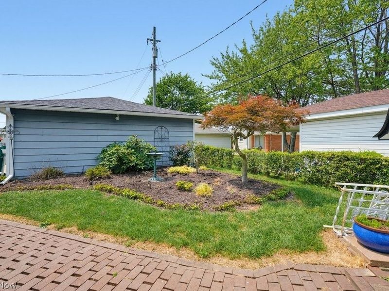 759 E Meadowlawn Boulevard, Seven Hills, OH 44131 Photo 35