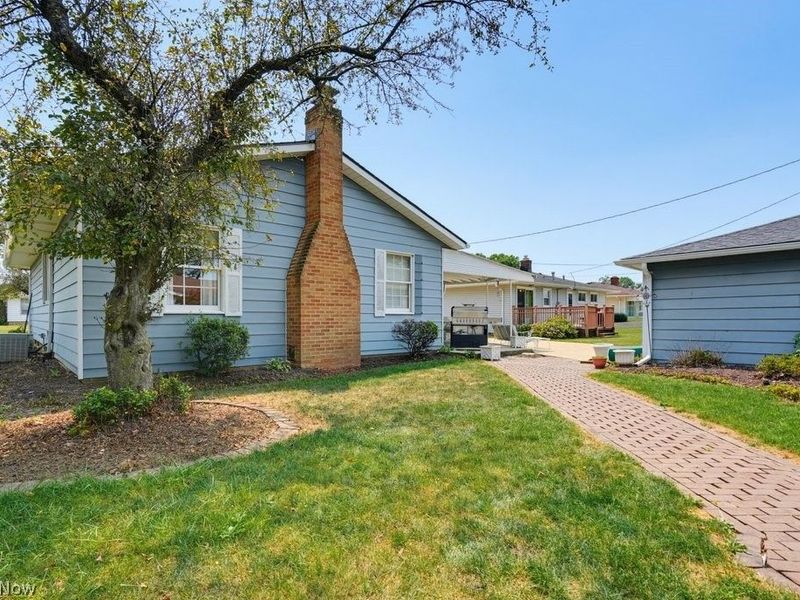 759 E Meadowlawn Boulevard, Seven Hills, OH 44131 Photo 4